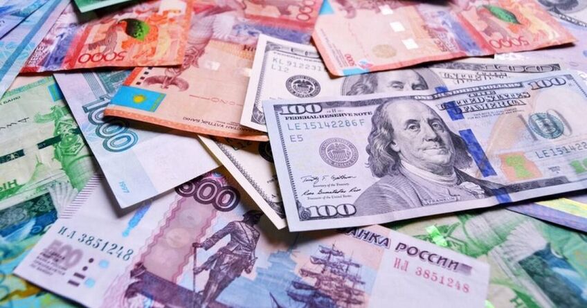 Рубль продолжает дешеветь, евро и&nbsp;тенге подорожали. Курс валют на&nbsp;19&nbsp;декабря 