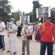 Фото 24-kg.com. У Дома правительства митингующие требуют найти Орхана Инанды