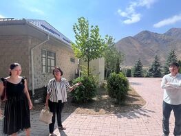 Конфискация. В&nbsp;особняк Алмазбека Атамбаева в&nbsp;Кой-Таше пришли судебные приставы 