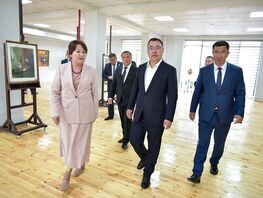 Садыр Жапаров быйыл мугалимдердин айлыгын көтөрүүнү убада кылды 