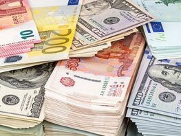 Рубль бьет рекорды, тенге заметно дорожает. Курс валют на&nbsp;5&nbsp;декабря 