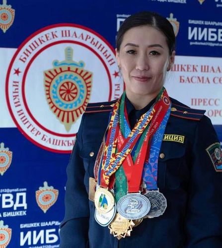 Мээрим Момуновой