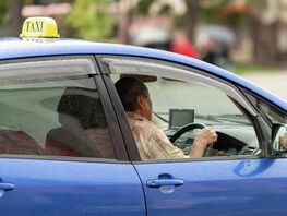 В&nbsp;Кыргызстане начнут автоматически удерживать налоги с&nbsp;таксистов и&nbsp;курьеров 