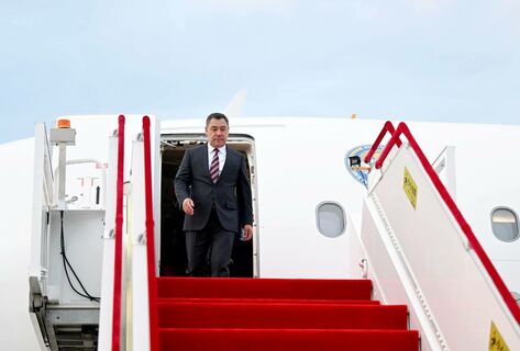 Саммит ШОС. Президент Кыргызстана прибыл с&nbsp;рабочим визитом в&nbsp;Китай 