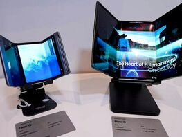 Samsung представил телефон, который раскладывается на три части