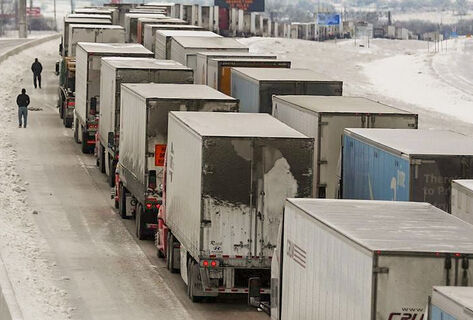 Кыргызский легпром в&nbsp;кризисе. Почему грузы застряли на&nbsp;границе с&nbsp;Россией? 