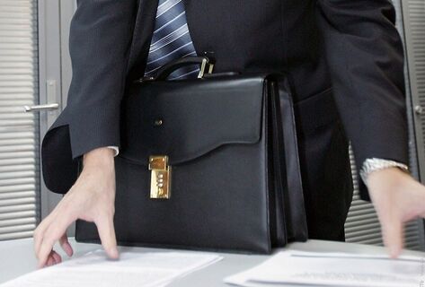 Министрлер кабинетинде кадрдык өзгөрүүлөр: Үч&nbsp;министр кызматтан алынды 