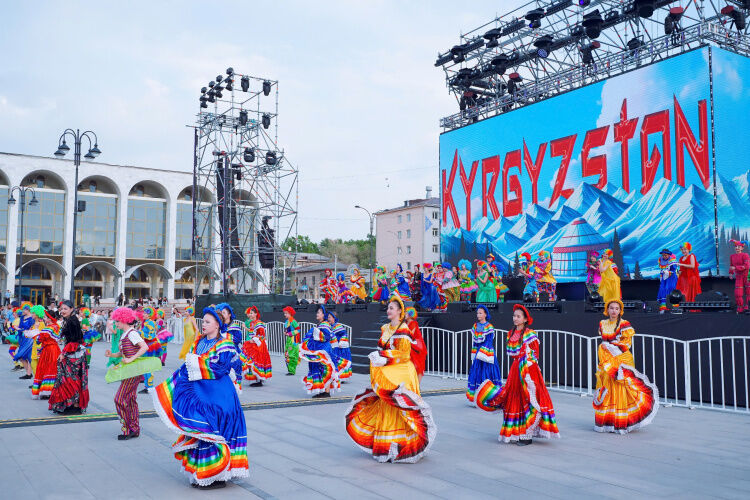 организаторов