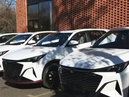 Кыргызстанские борцы, победившие на&nbsp;чемпионате мира, получили новые автомобили 