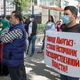 Фото 24-kg.com. Сторонники НДПК митингуют у здания административного суда Бишкека