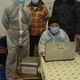 Фото аппарата омбсудсмена. Голосование вне помещений